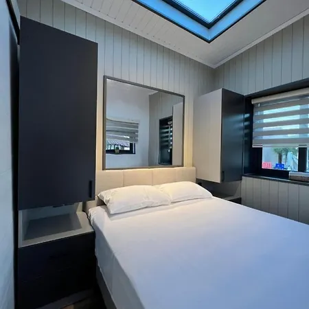 Apartment Calis Tiny House *